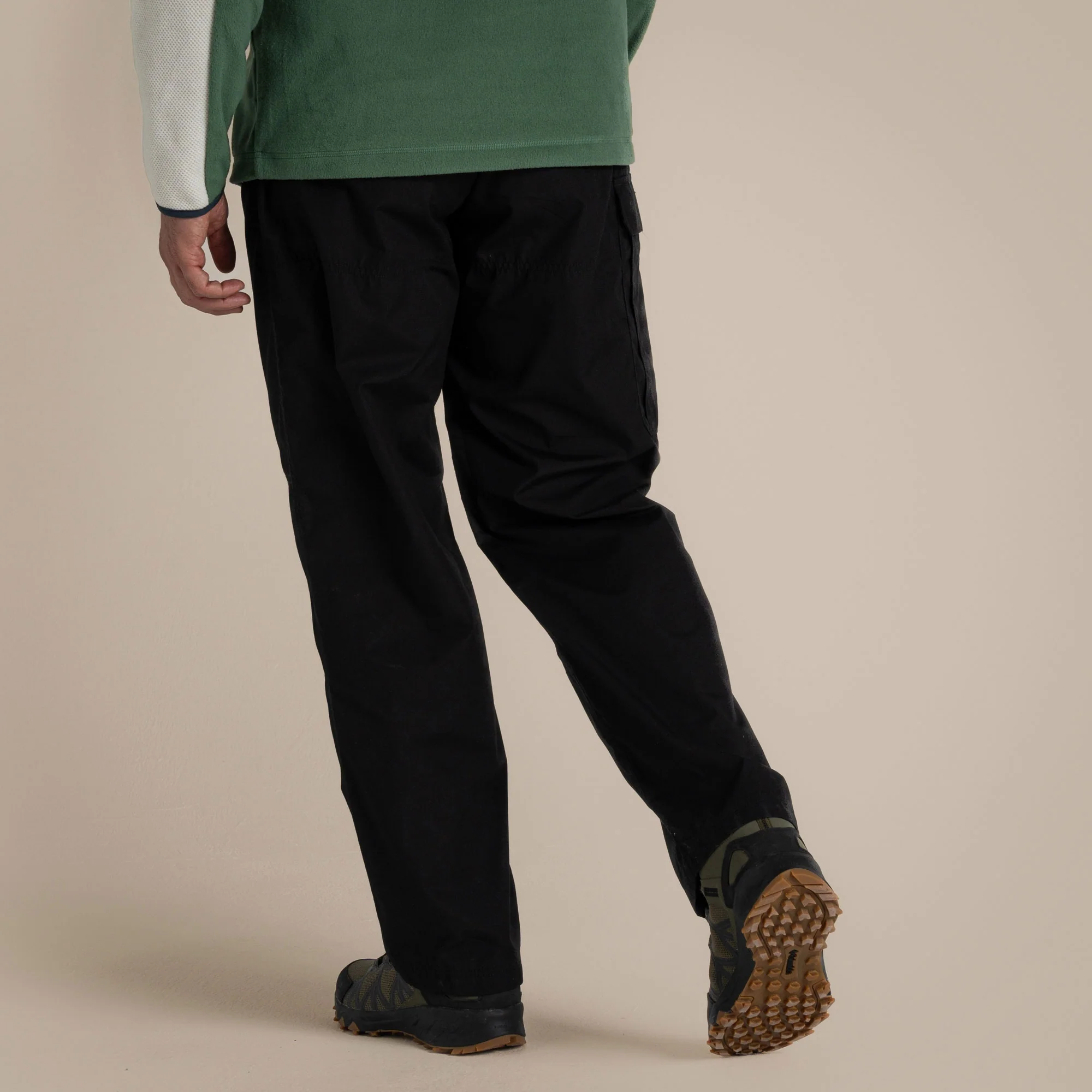 Craghoppers Men's Kiwi Classic Trousers | Black - Image 2