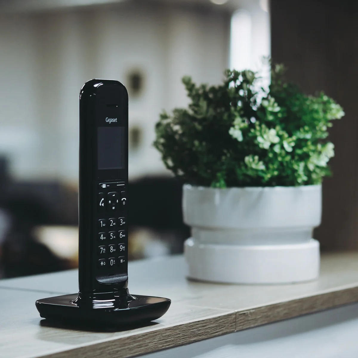 Gigaset Hello Designer Cordless Phone - Black, Trio Handset with Answer Machine - Image 4