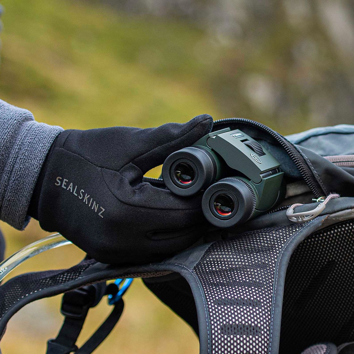 Hawke Endurance ED Compact 8x25 Binoculars - Green - Image 4