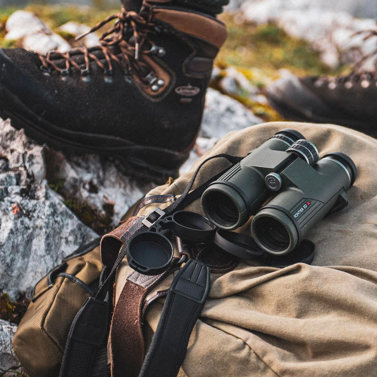 Hawke Frontier ED X 8x42 Binoculars - Green - Image 4