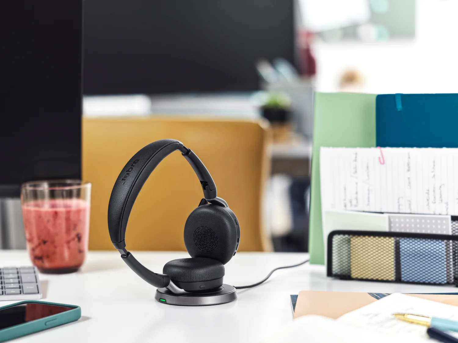 Jabra Evolve2 65 Flex USB-A MS Stereo Wireless Headset in Black with wireless charging - Image 4