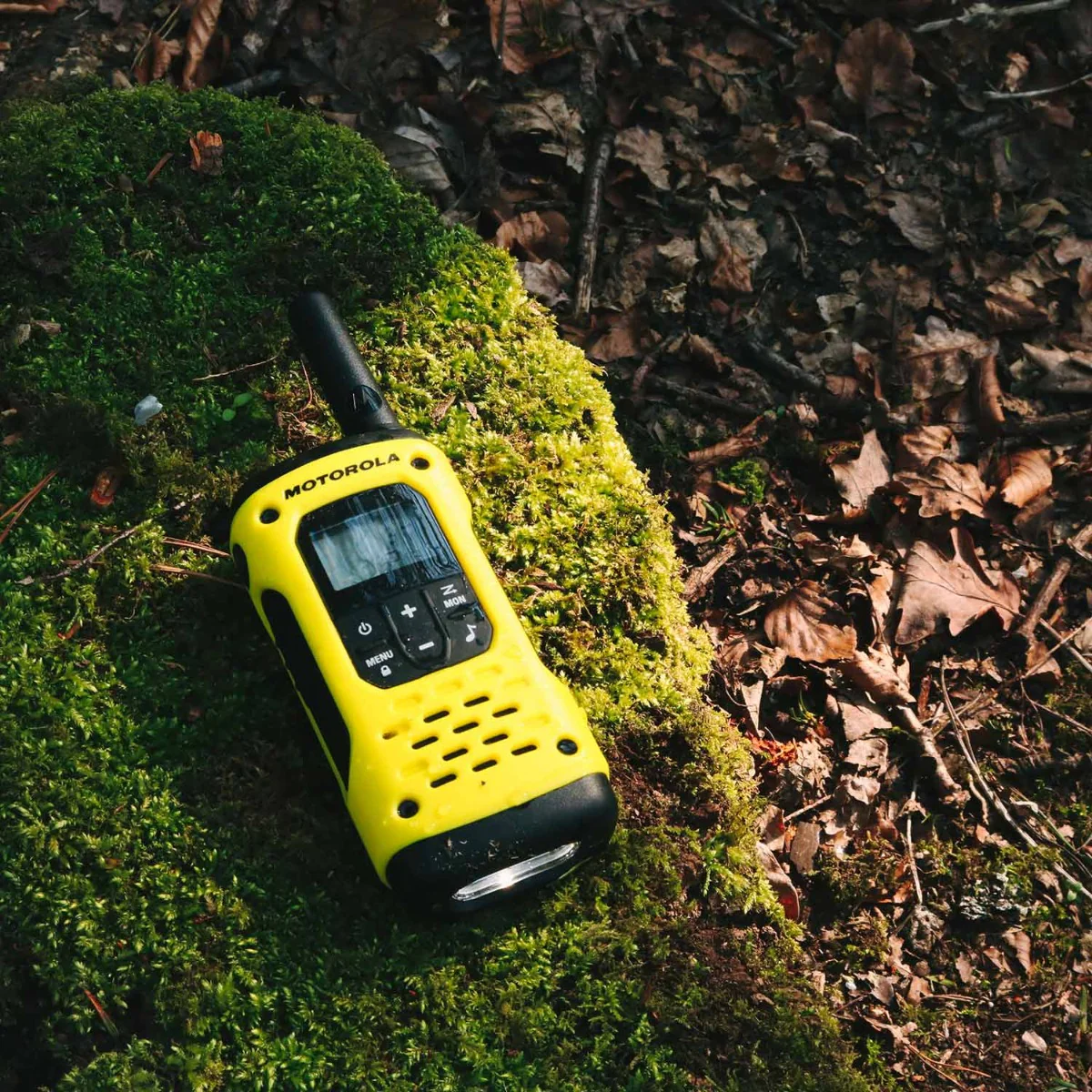 Motorola TLKR T92 License-Free Walkie Talkies, Twin Pack - Image 7