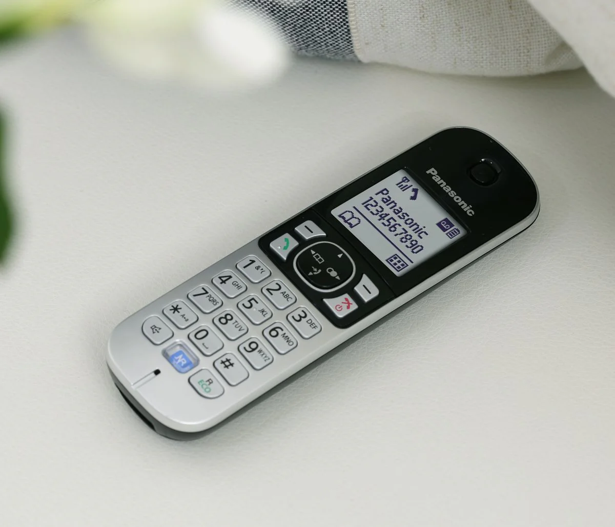 Panasonic KX-TG 6826 Cordless Phones, Six Handsets with Answer Machine - Image 4