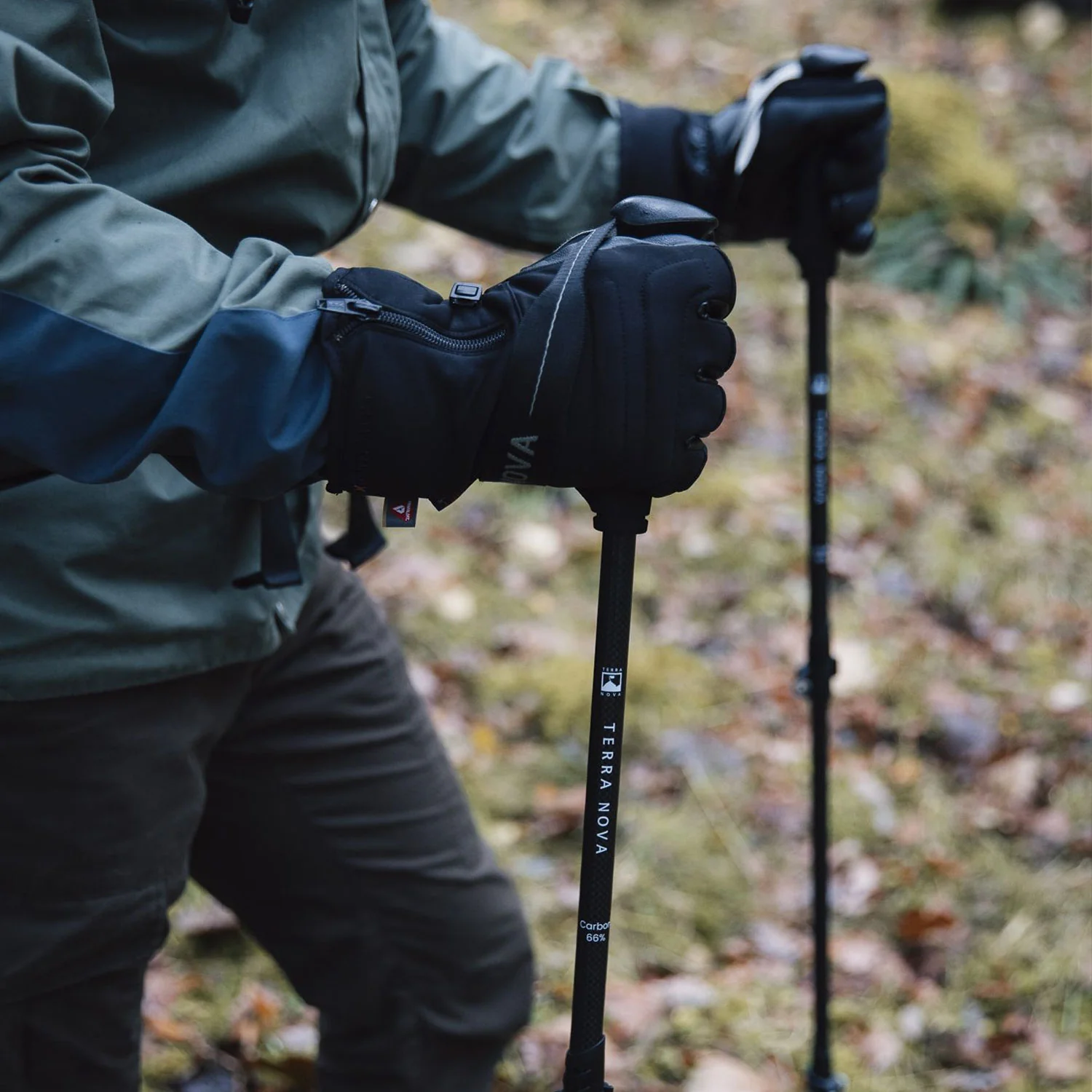 Terra Nova Trail Carbon Trekking Pole (Pair) - Image 4